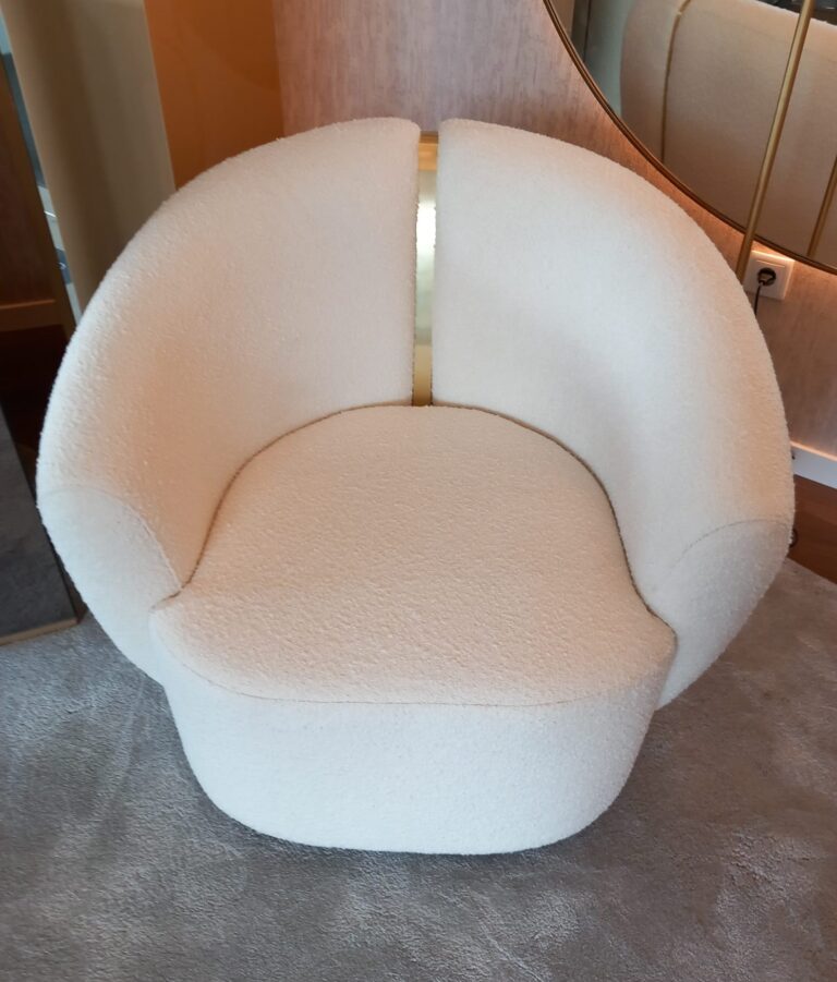 Omega Armchair | Interdesign