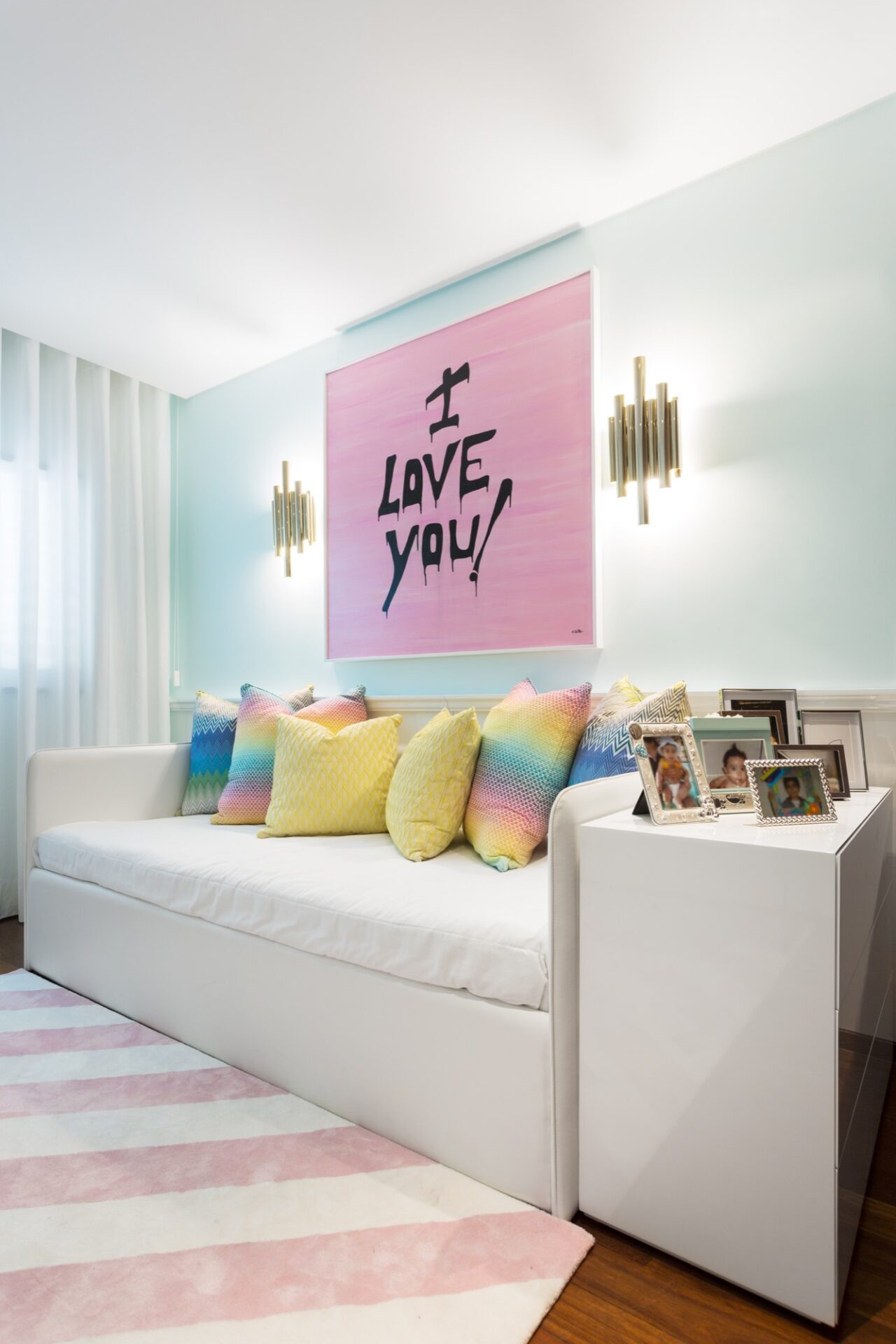 Cama Estofada Cosy - Com Gaveta | Interdesign