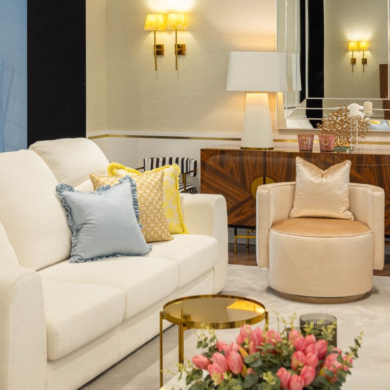 Kiss Table Lamp | Interdesign