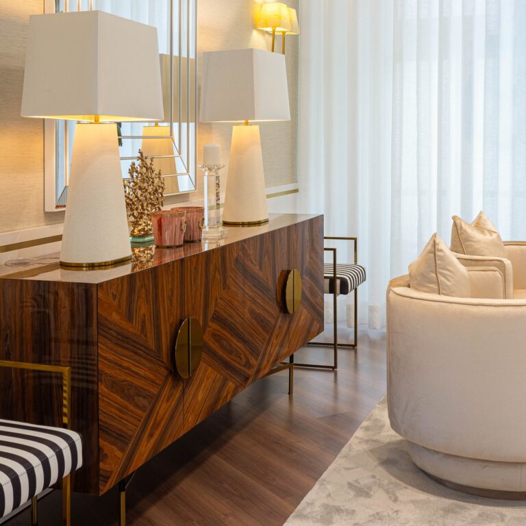 Kiss Table Lamp | Interdesign