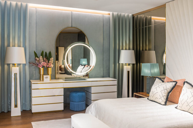 Vanity Floor Lamp | Interdesign