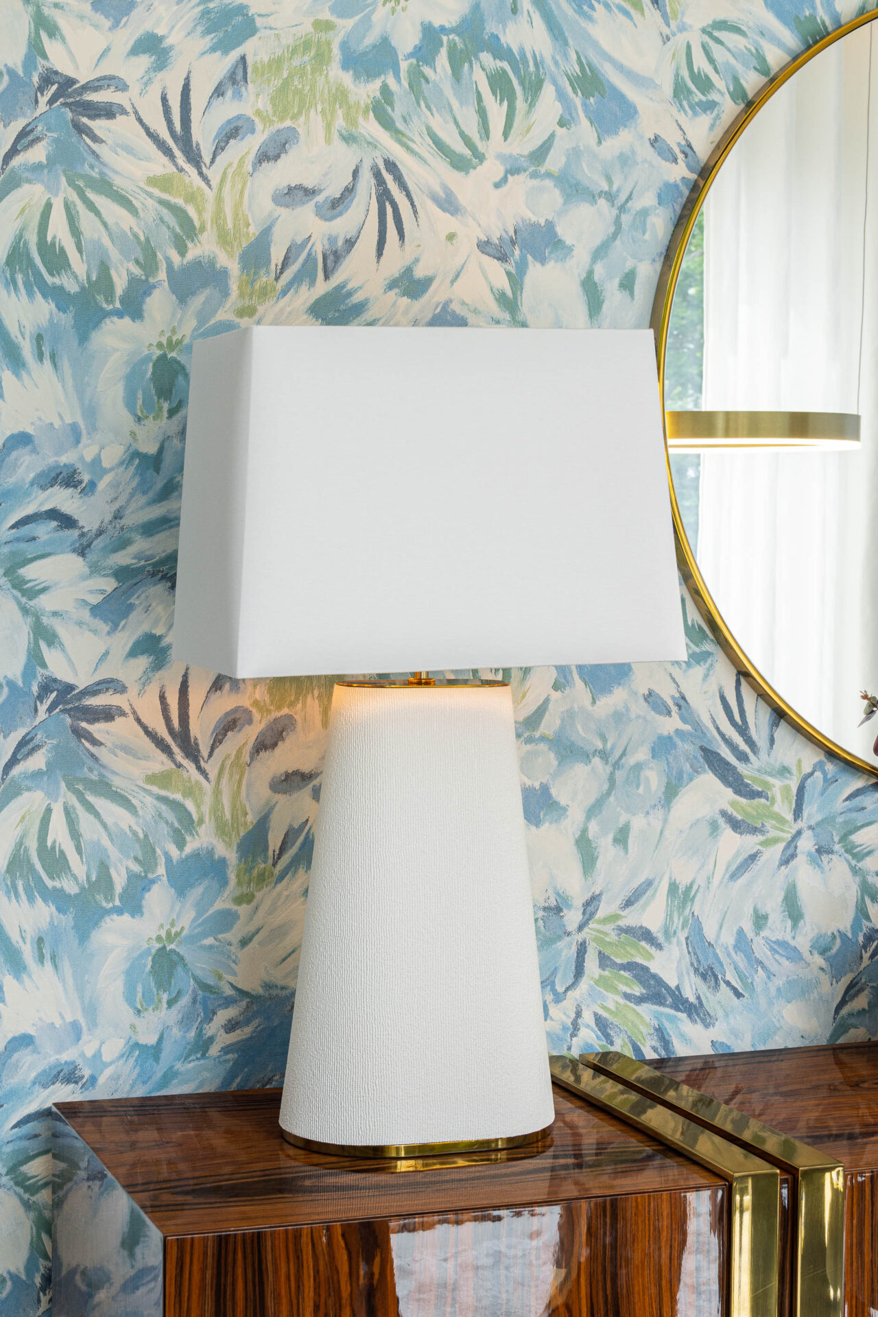 Candeeiro de mesa Kiss | Interdesign