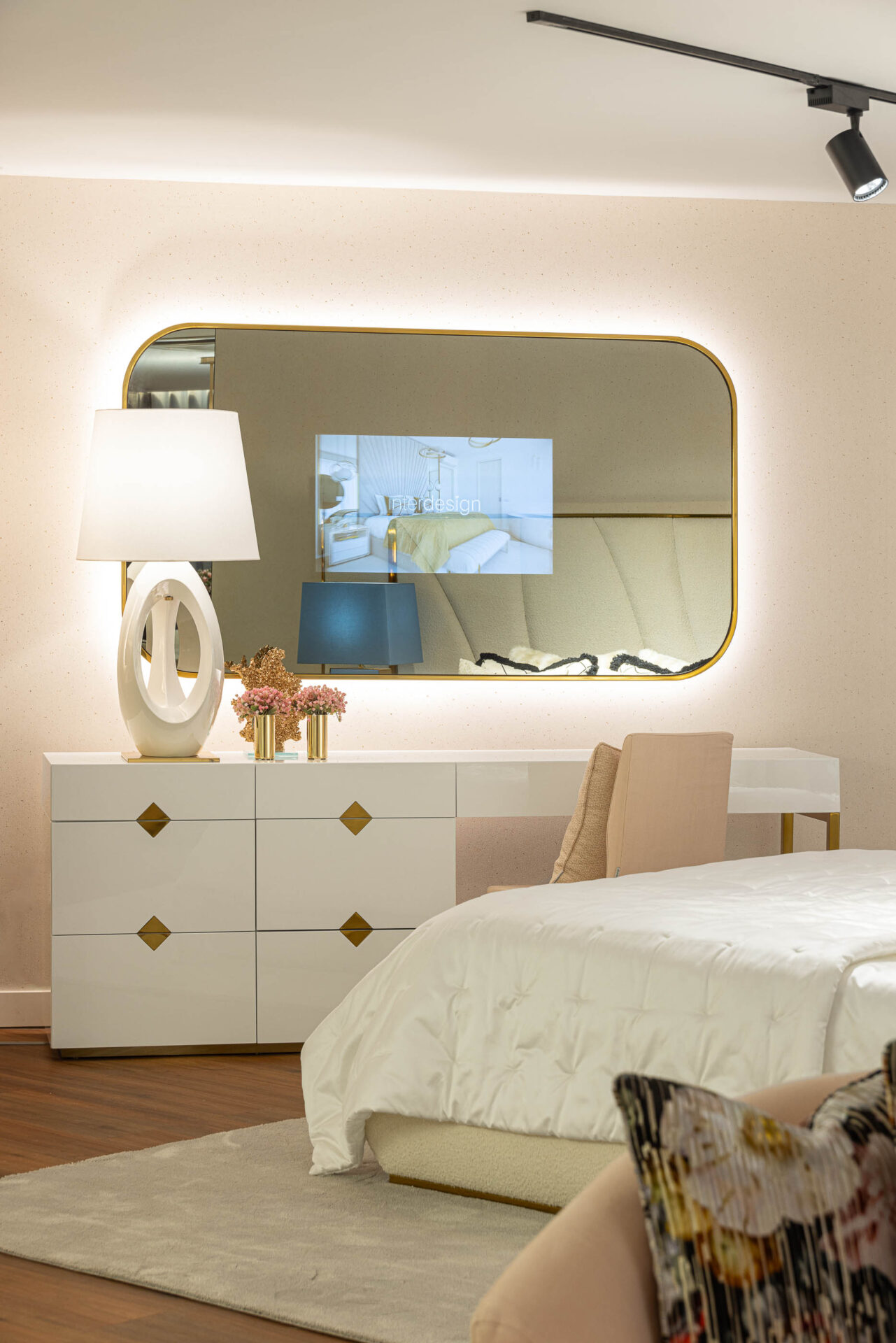 Paloma TV Panel | Interdesign