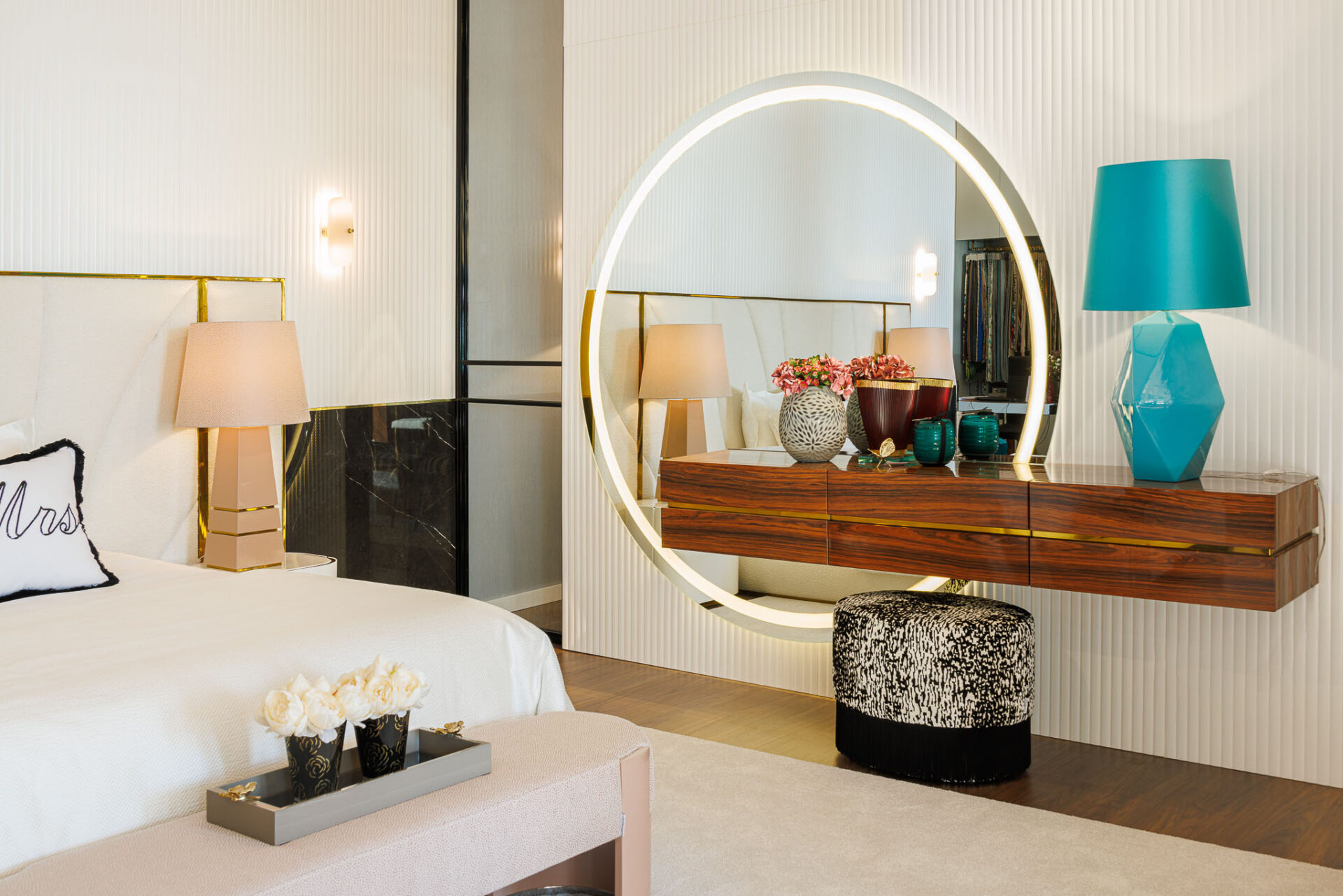 Conjunto de toucador e espelho Kiss | Interdesign