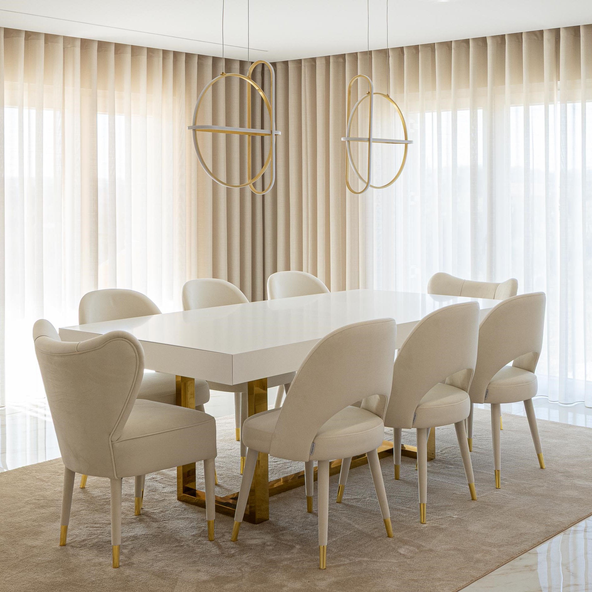 Sensy Extendable Dining Table | Interdesign