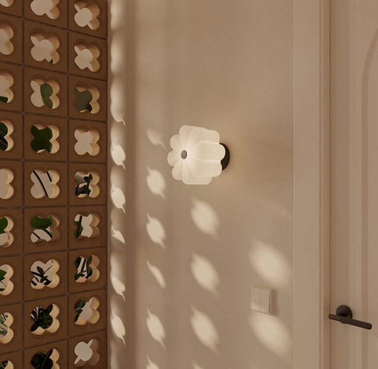FLOW Flower Wall Lamp | Interdesign
