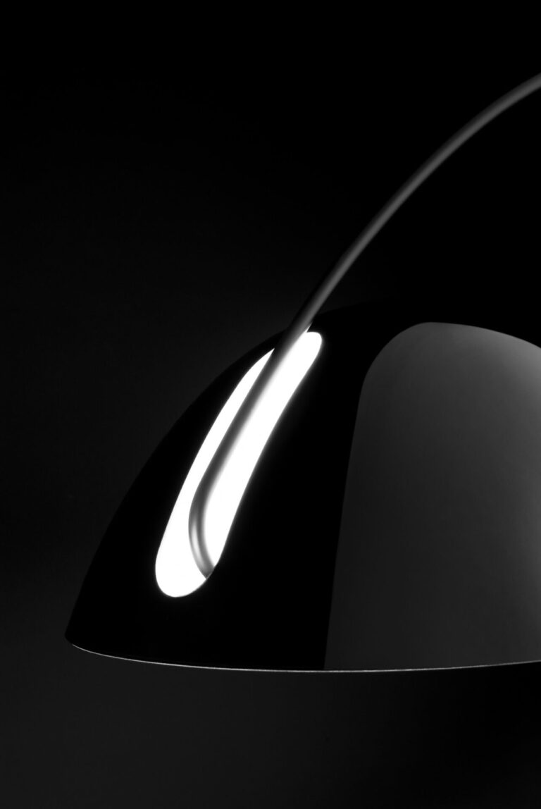 PLUMA Floor Lamp | Interdesign