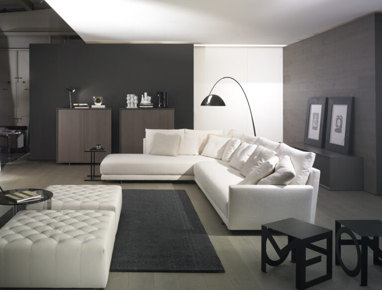 PLUMA Floor Lamp | Interdesign