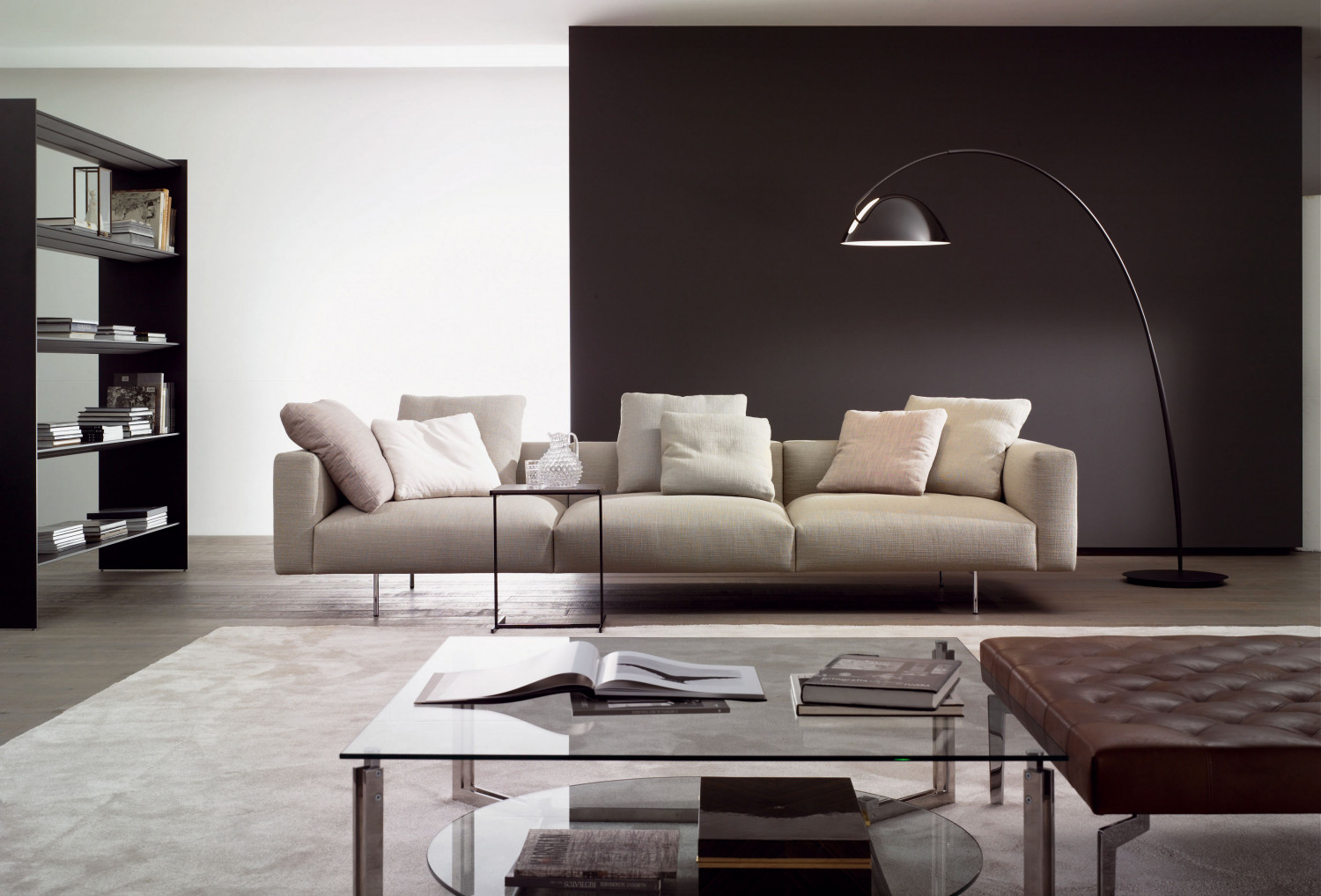 PLUMA Floor Lamp | Interdesign